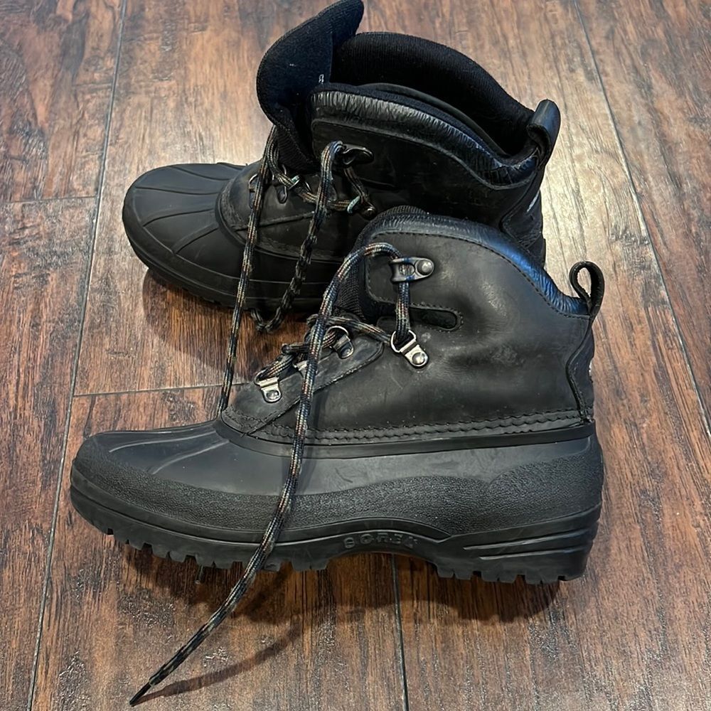 VTG made in Canada sorely short duck boots removable liner in GUC size 8 W